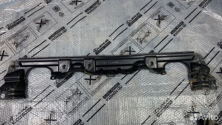 Накладка бампера передняя Toyota Hilux 8 2015