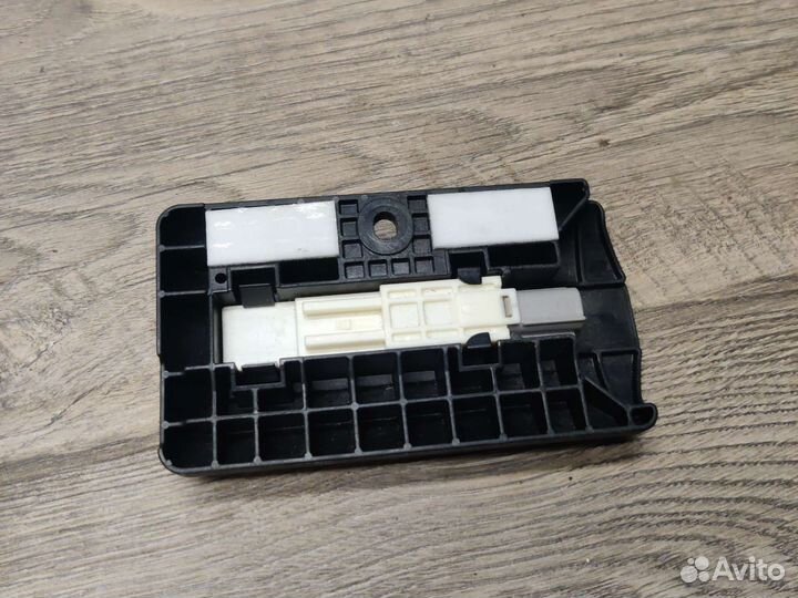 Антенна бесключевого доступа Toyota LC200 2016г