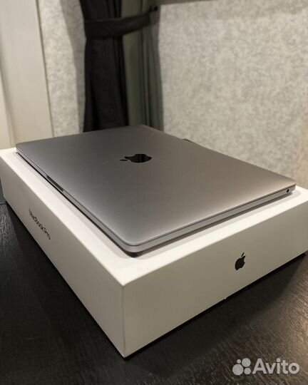 Macbook pro 13 Retina 2020 m1 1TB 8gb