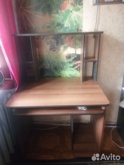 Компьютерный стол