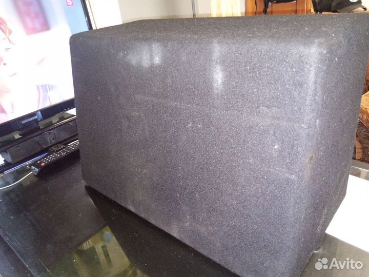 Активный сабвуфер jbl