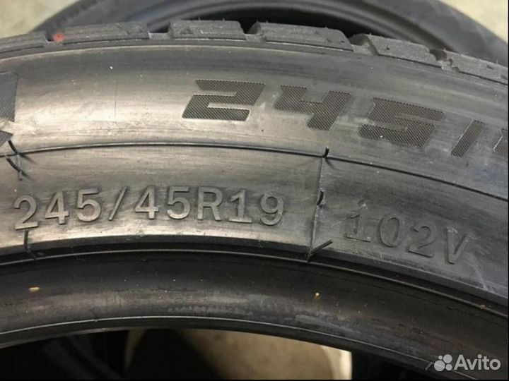 Windforce Snowblazer UHP 245/45 R19 102V