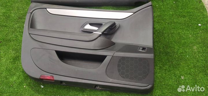 Обшивки дверей пара передние Volkswagen Passat Cc