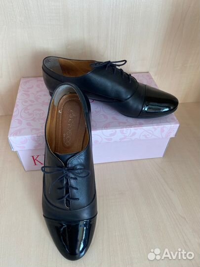 Туфли на шнурках Женские Кожаные 39 размер