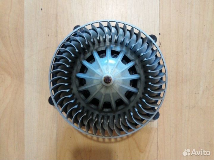 Моторчик печки Mercedes W211