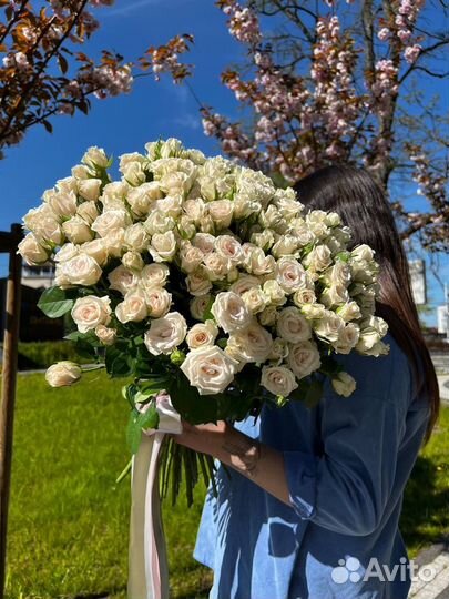 Букет из кустовых роз