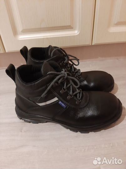 Рабочие специальные ботинки
