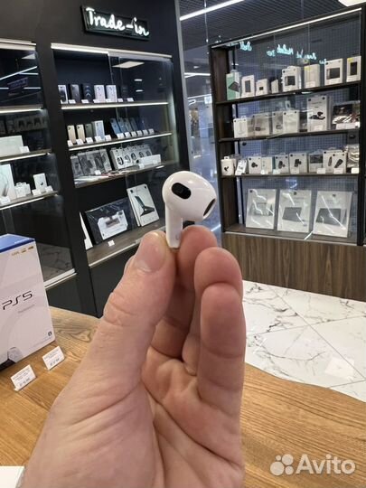 Левый наушник Apple AirPods 3