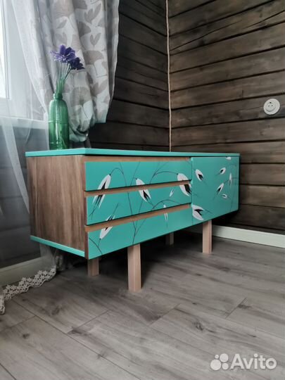 Тумба под телевизор