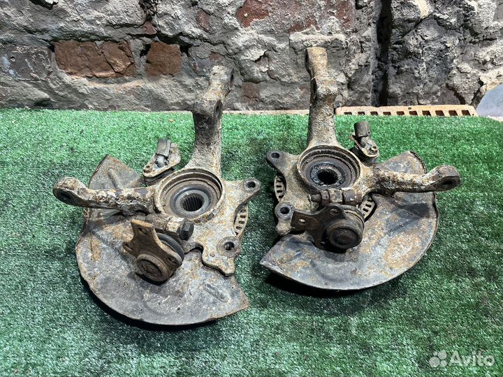 Кулак поворотный VW Passat B3/B4