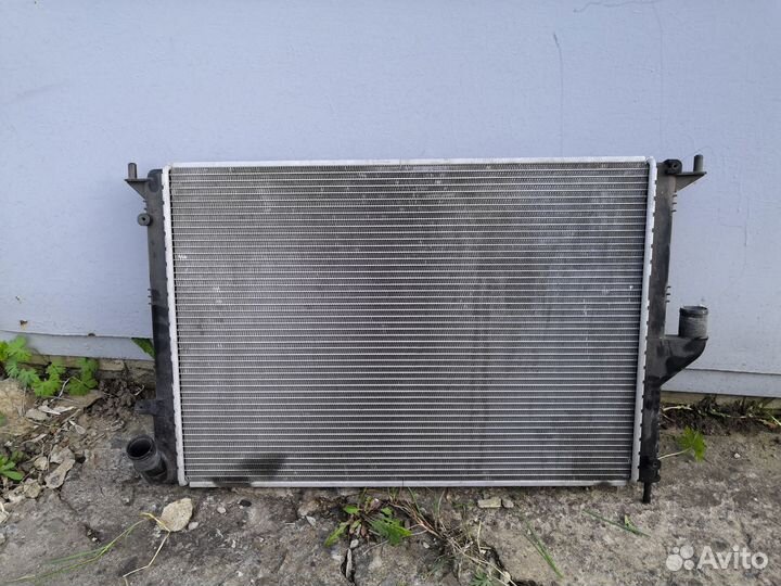 Радиатор охлаждения на renault logan 1