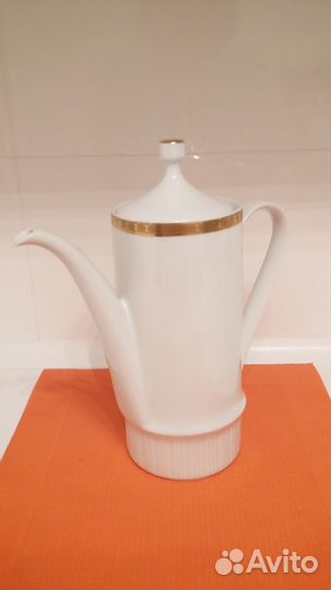 Фарфоровый кофейник- гдр Канla, винтаж