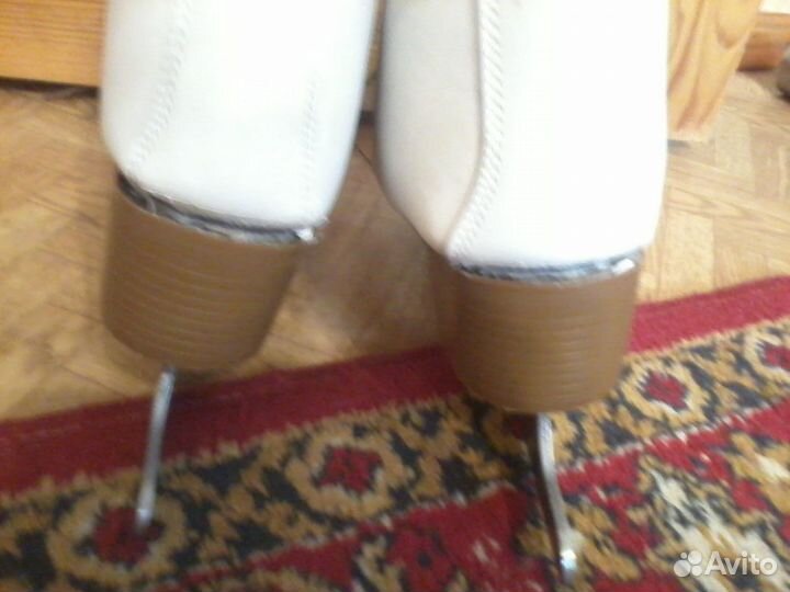 Коньки женские