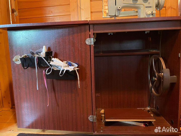 Швейная машина Подольск 142