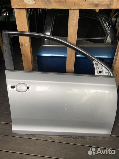 Дверь передняя правая Volkswagen Jetta 5 06-11г