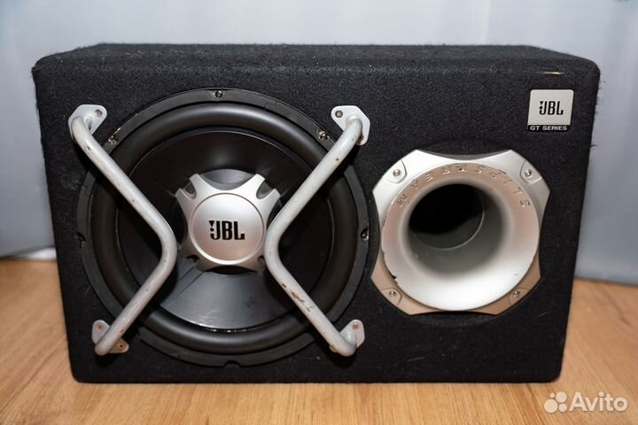 Сабвуфер JBL GT5-1204BR