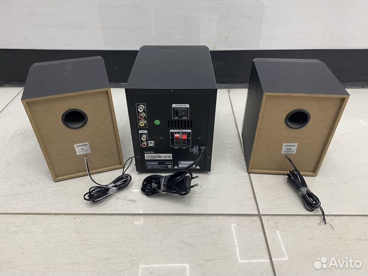 Музыкальный центр Hyundai H-MS240