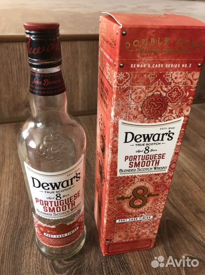 Бутылки в подарочной коробке джин/ виски