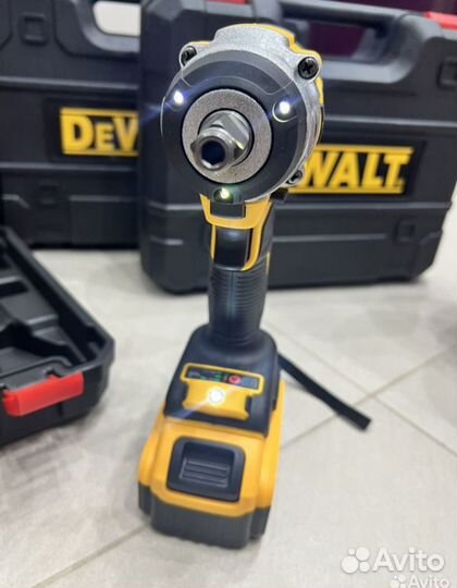 Гайковёрт DeWalt без щёточный