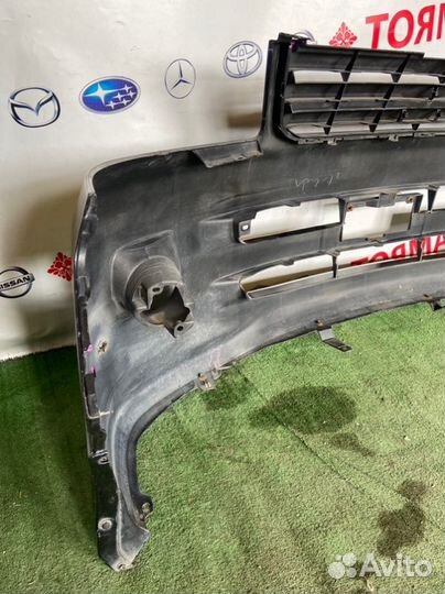 Бампер передний Toyota Noah AZR60