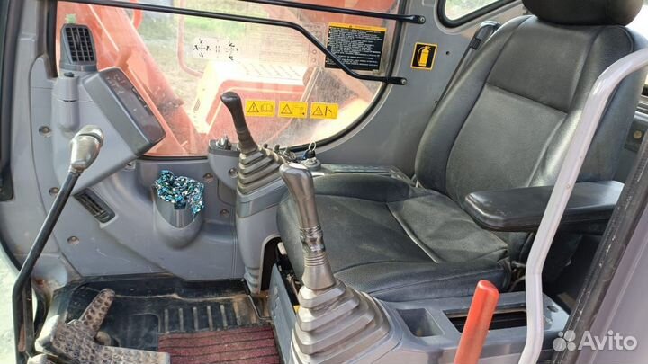 Гусеничный экскаватор Hitachi ZX330, 2004