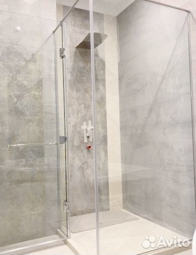 Стеклянные душевые ограждения