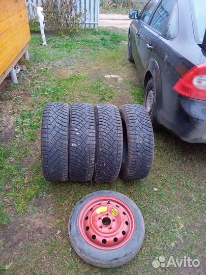 Nitto Therma Spike 215/70 R16