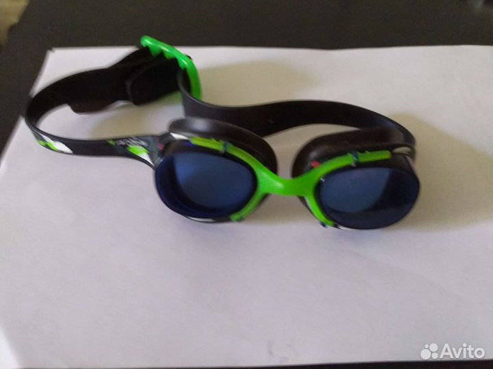 Очки для плавания