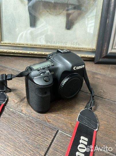 Зеркальный фотоаппарат Canon eos 7D