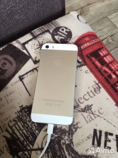 Продам iPhone 5с
