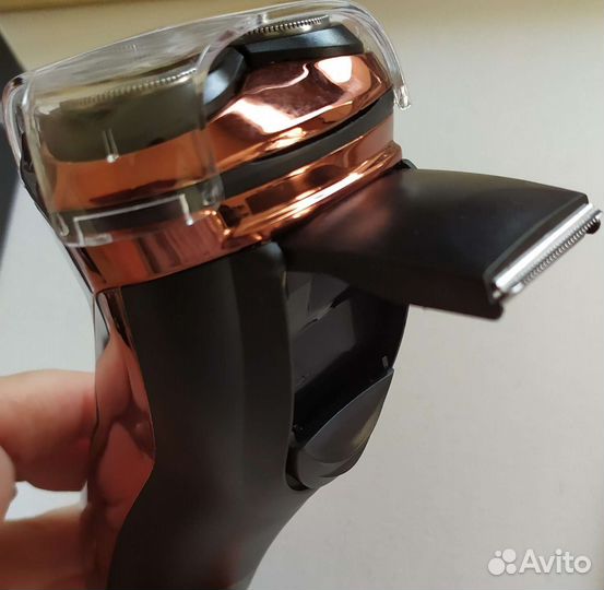 Электробритва с триммером