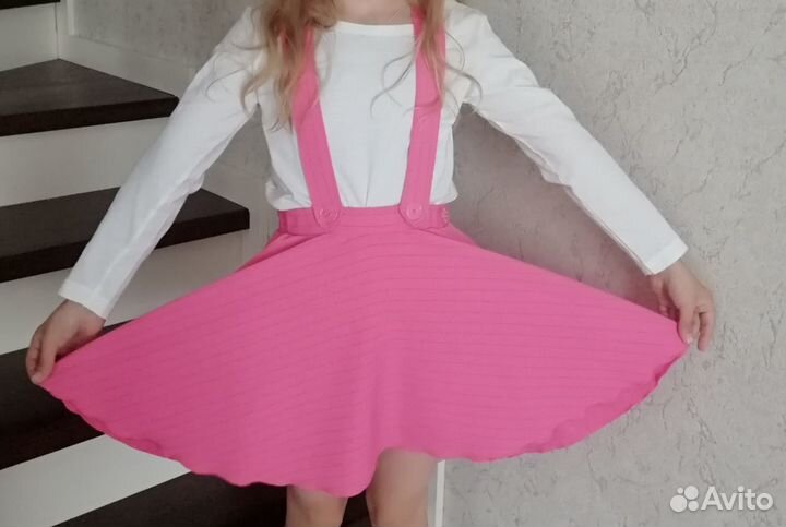 Костюм для девочки (сарафан, шорты, кофта,заколки)