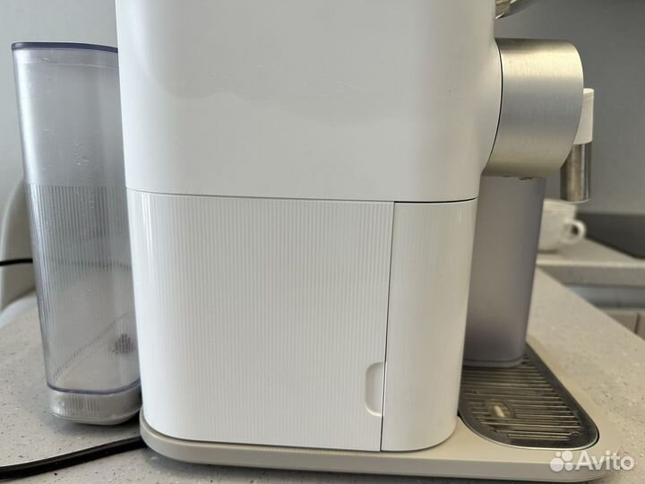 Кофемашина delonghi latissima