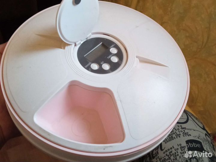 Кормушка с таймером