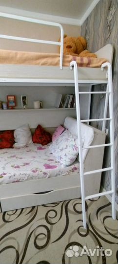 Двухъярусная кровать бу с матрасами