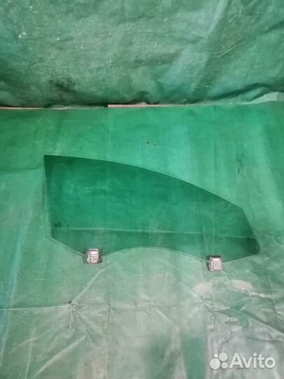 Стекло перед правое Volkswagen Passat B6 2008