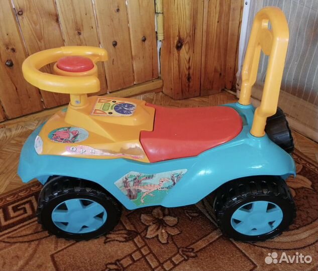 Машинка каталка толокар