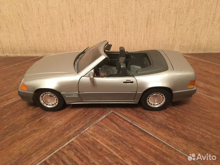 Модель Mercedes-Benz 500SL R129(1989г.)