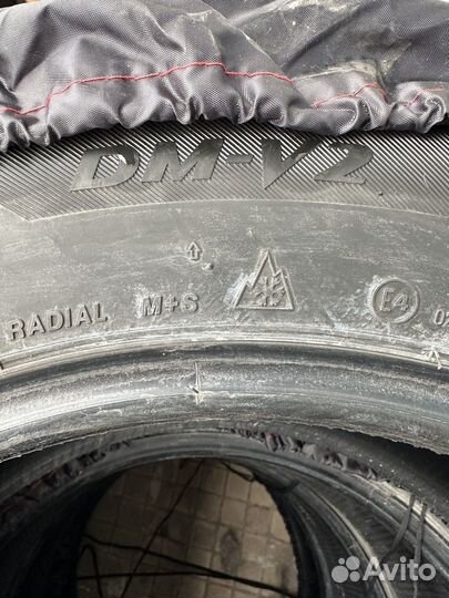 Bridgestone Blizzak DM-V2 225/65 R17 102