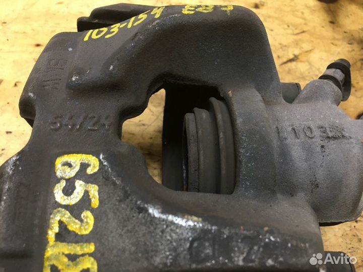 Суппорт передний левый Bmw 120I E87 N46B20B 2007