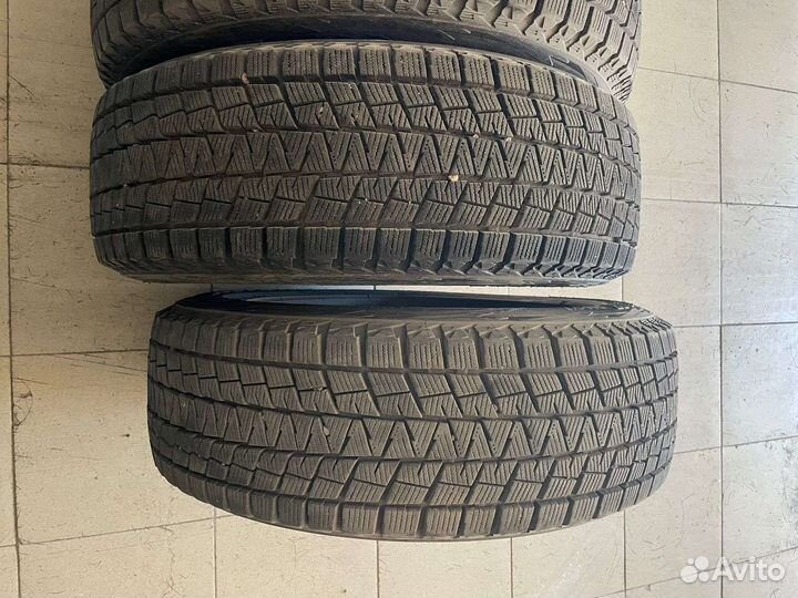 Bridgestone Blizzak DM-V2 215/65 R16