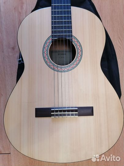 Классическая гитара yamaha c40m