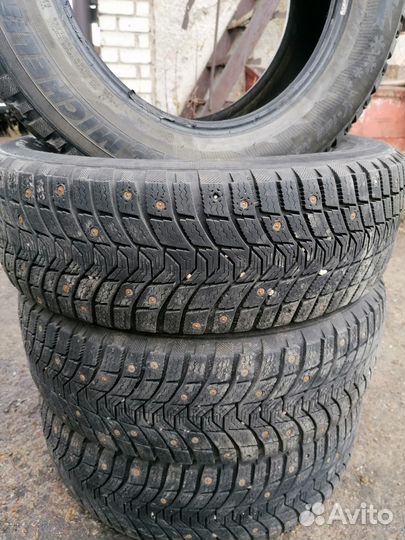 Michelin X-Ice North 3 215/65 R16