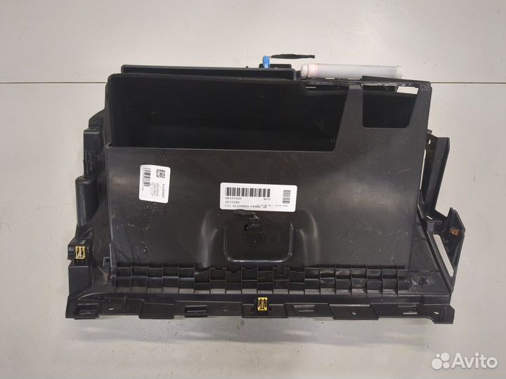 Бардачок Cadillac XT5, 2018