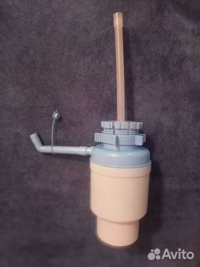 Ручная помпа для воды