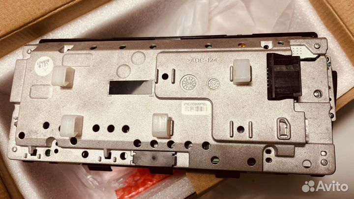 Бортовой монитор 8,8