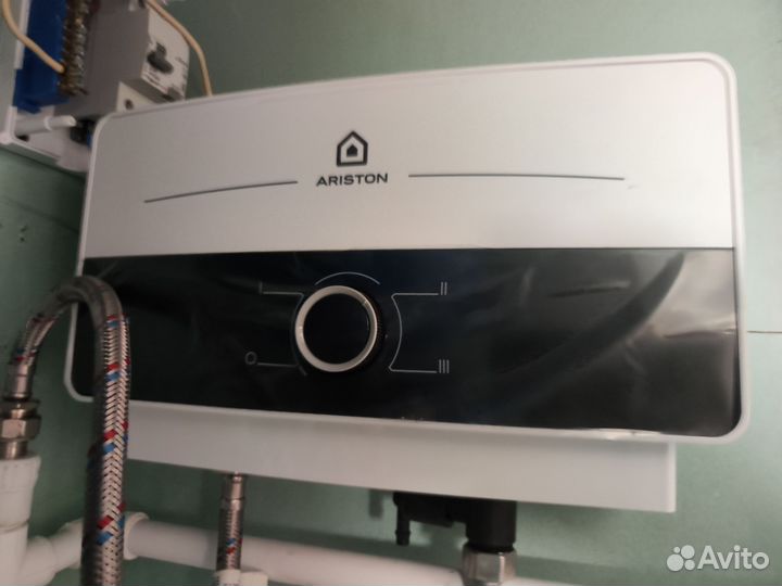 Проточный водонагреватель ariston
