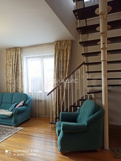 Дом 200 м² на участке 8 сот.