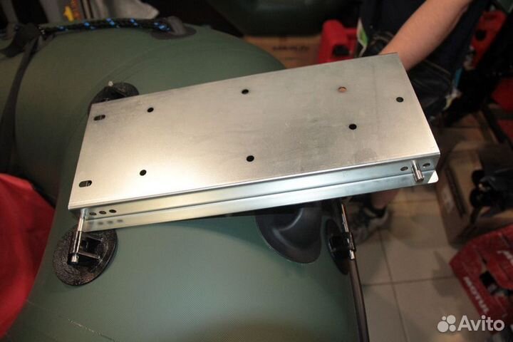 Площадка для крепления якорной лебедки на лодку