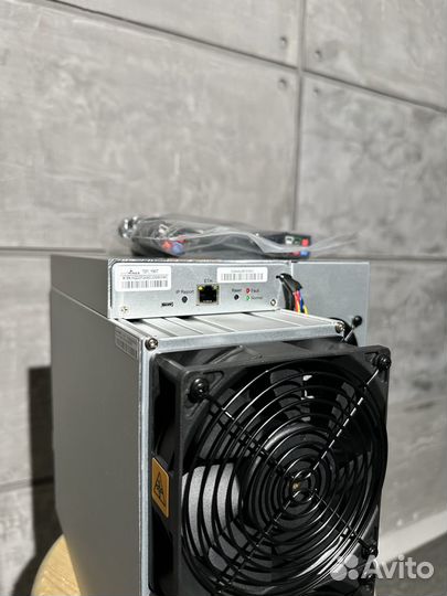 Новый AntMiner T21 190 Th/s (240 Th/s разгон)